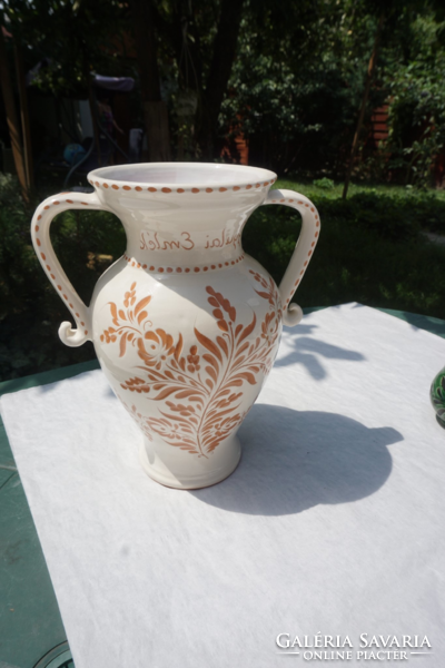 A large flower vase with a turkish ceramic plain decoration for sale. Gyulai memorial inscription.