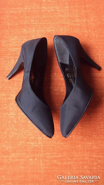 Black silk material, high-heeled casual nail shoes, size 38--mully brand.