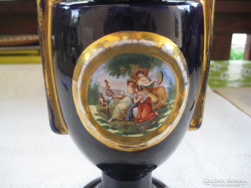 Alt Vienna vase, with a baroque scene, nice condition 12 x 25 cm