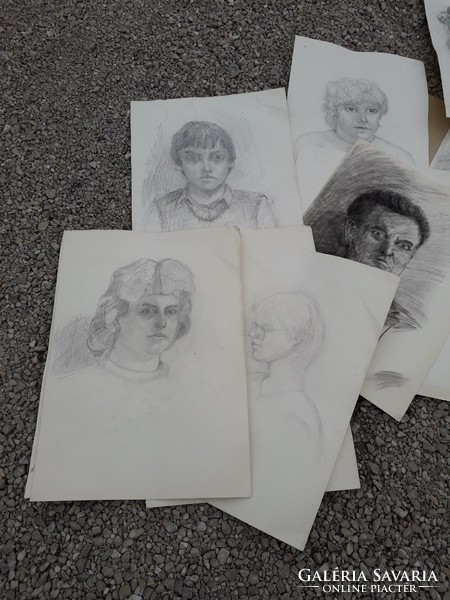 Sok darab szinte ingyen 62 cm x 42 cm ceruza rajzok akt portré vegyes egyben jelzettek is vannak