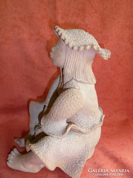 Illár Erzsébet terrakotta figura