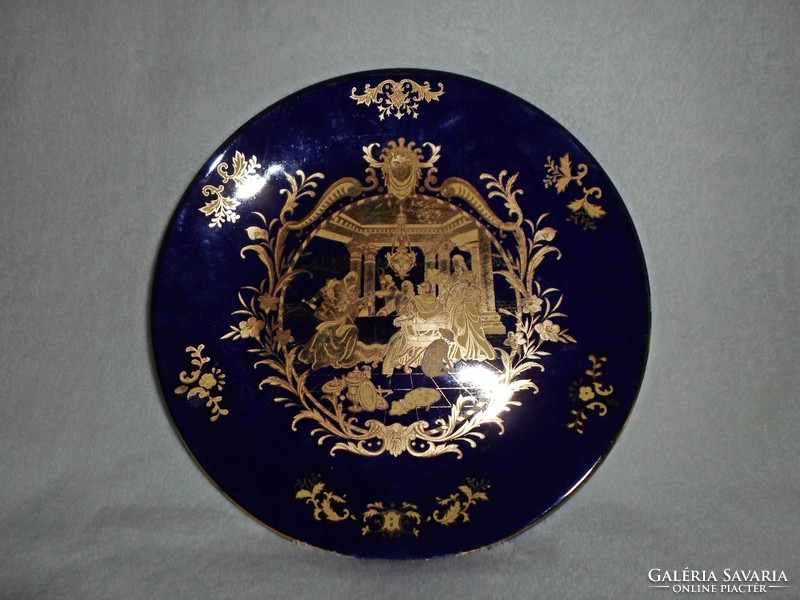Beautiful marked scene cobalt blue Chinese porcelain, richly gilded