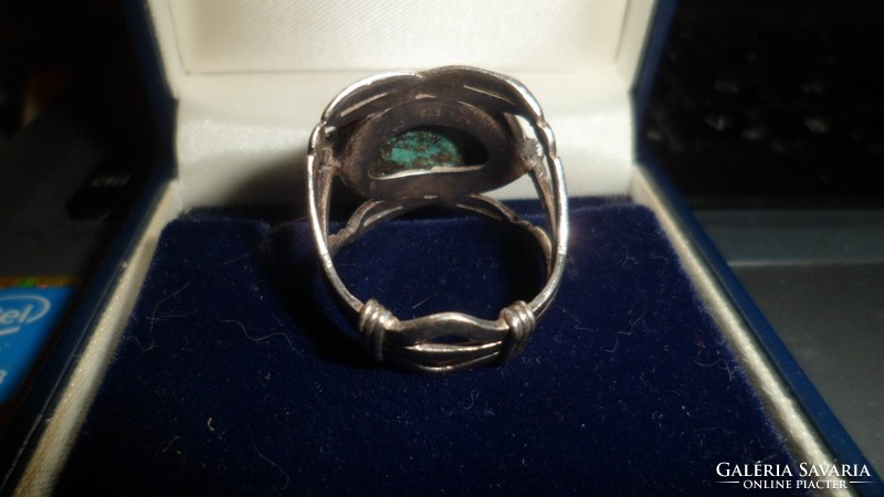 Silver ring / chrysocollar