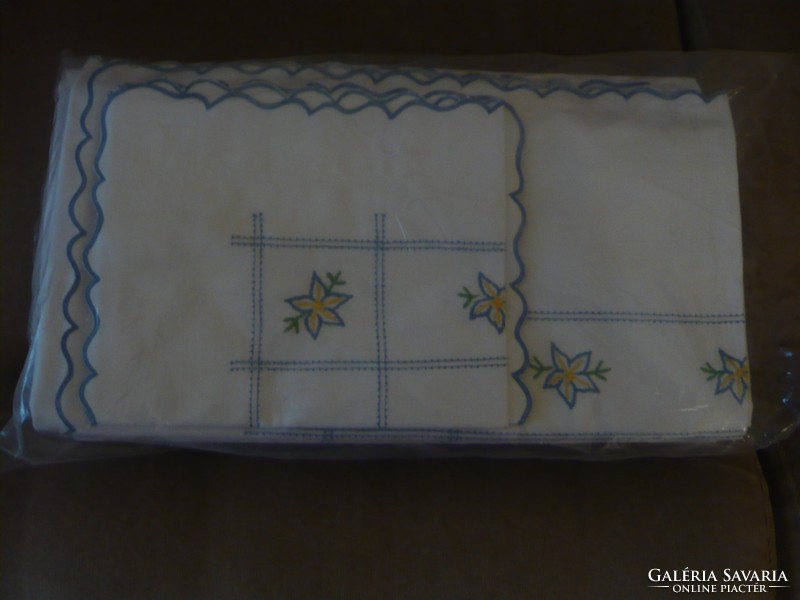 Old new, bed linen embroidered