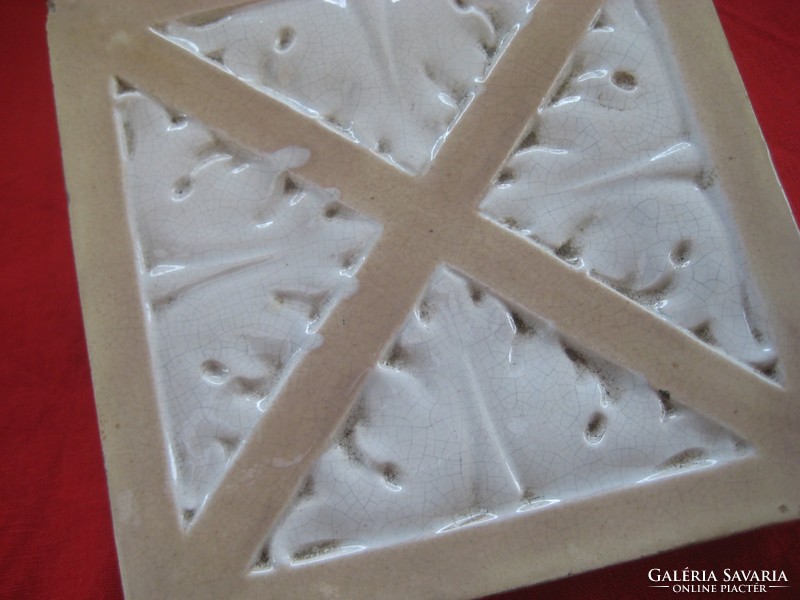 Zsolnay tile with leaf decoration 15 x 15 cm