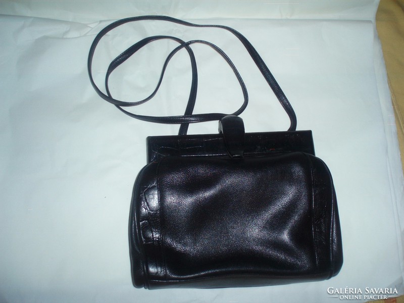 Vintage black leather shoulder bag