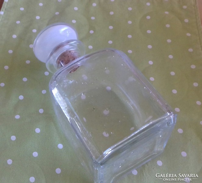 21 cm square glass bottle with stopper