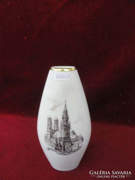 Lindner kueps Bavarian German porcelain vase. Model number 257, with a picture of Munich. He has!