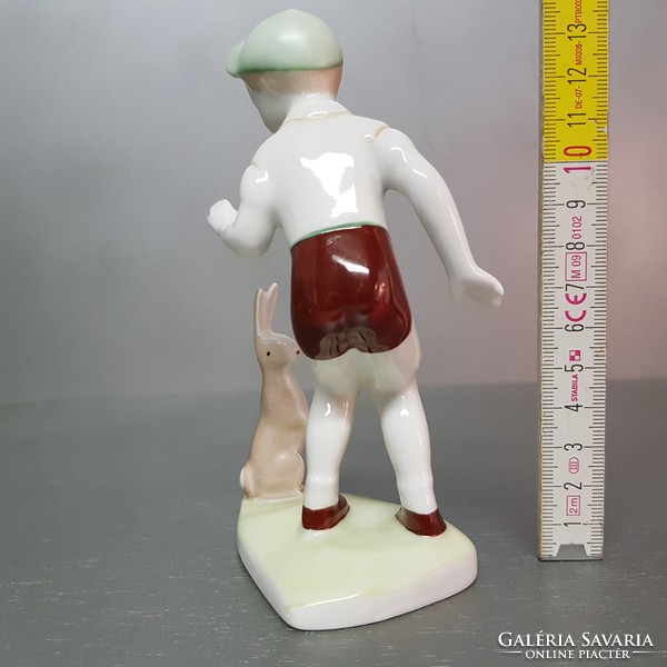 Aquincumi kisfiú nyuszival porcelán figura (813)