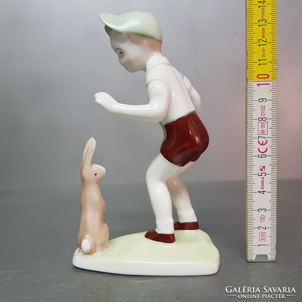 Porcelain figurine with little bunny from Aquincum (813)