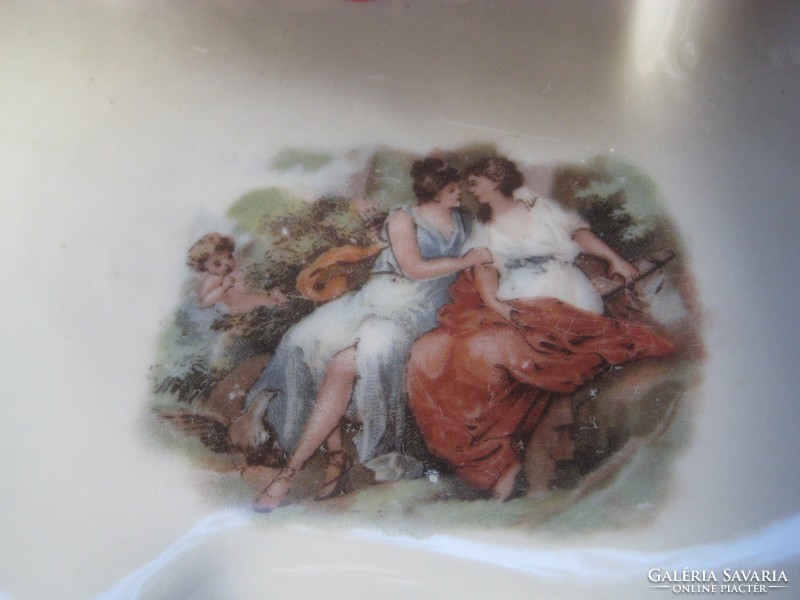 Altwien antique ashtray, with a romantic scene, 11.3 x 9.2 cm