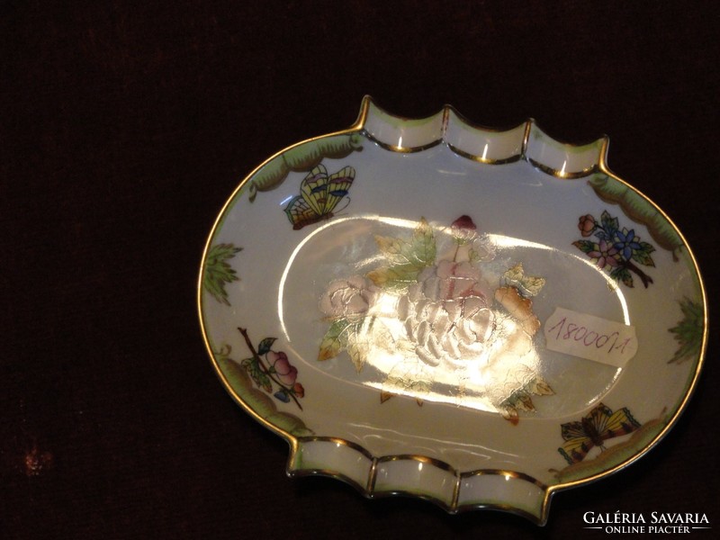 Herend porcelain Victoria pattern ashtray. Identification: 7793/vbo. He has!