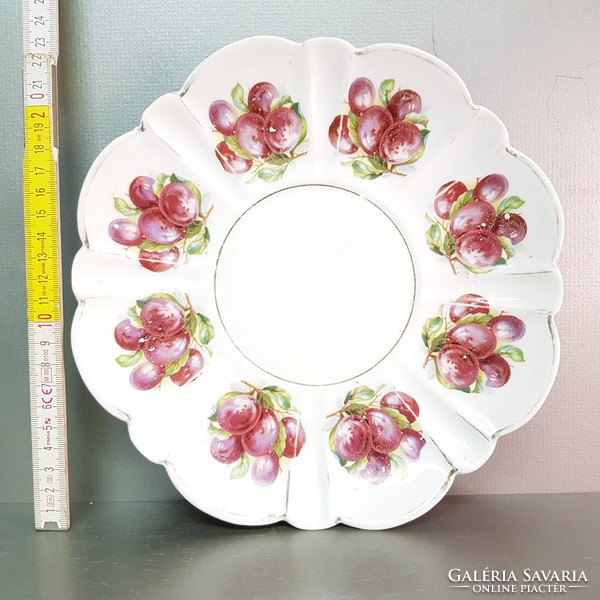 Porcelán tányér, szilvamintás dekorral (859)