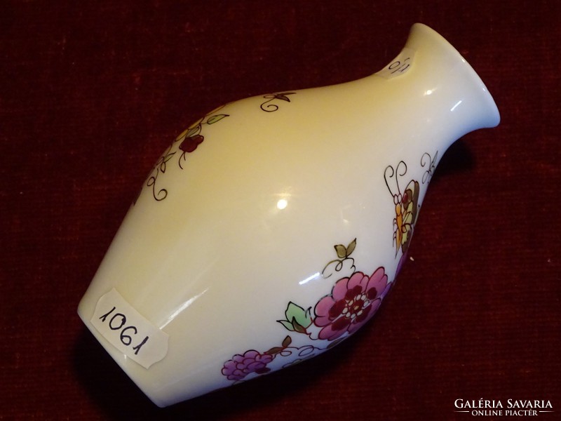 Zsolnay porcelán váza, típusszáma: 9564/26. Vanneki!