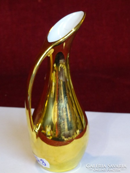 Gerold Austrian porcelain gold vase with view of Wien Staatsoper. He has!