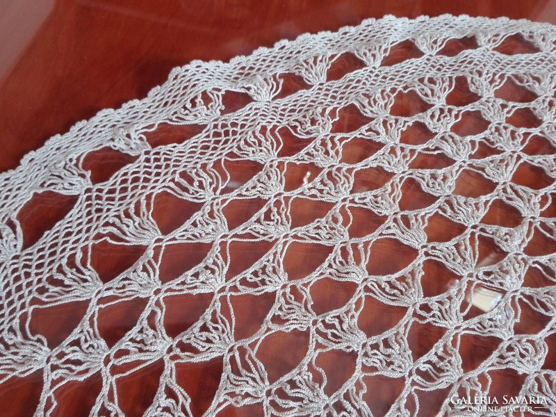 Special ecru crocheted tablecloth, 75 cm in diameter
