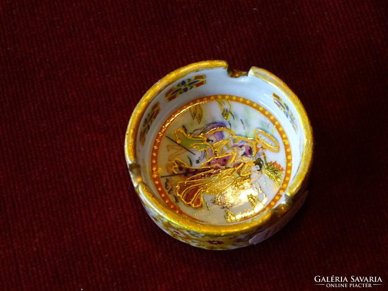 Oriental porcelain ashtray, diameter 5.7 cm. He has!
