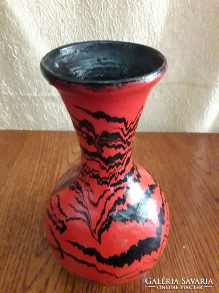 Retro hibatlan váza