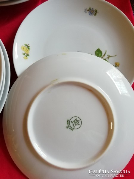 10 db Gyönyörű rózsás,szép állapotban Kahla porcelán tányér készlet