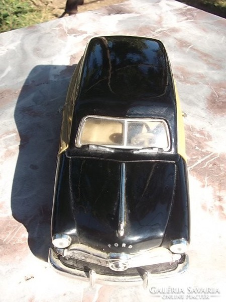 Ford Woody Wagon 1949 1:24 autó-modell-remek állapot