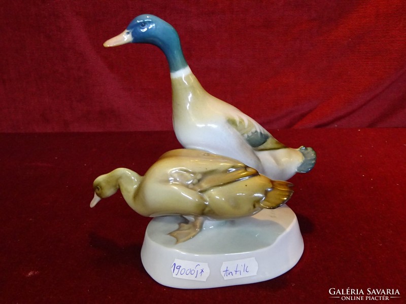 Pair of Zsolnay porcelain wild ducks, antique. Showcase quality with beautiful colors. He has!