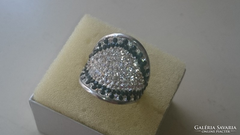 Ezüst, nagyon dekoratív impozáns jelzett 925 ös gyűrű 