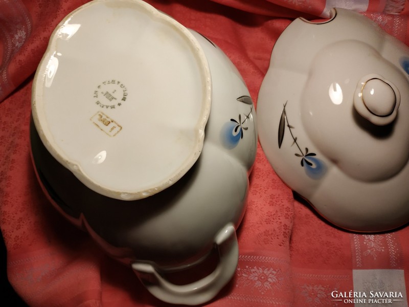 Antik porcelán leveses kínáló