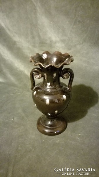 Ceramic vase with ears