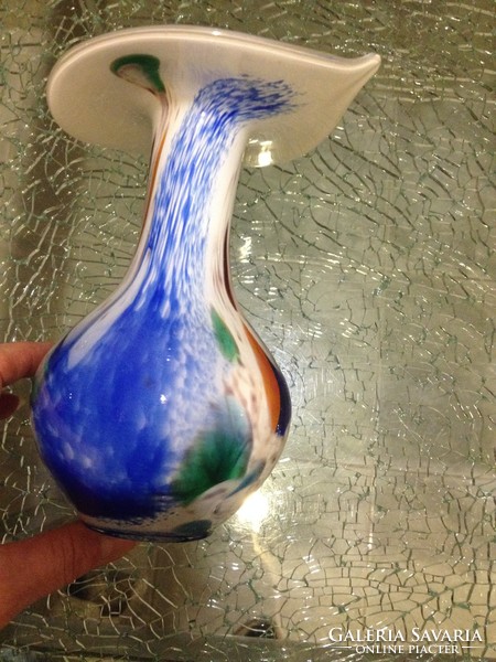 Muranói üveg váza  15 cm magas különleges forma