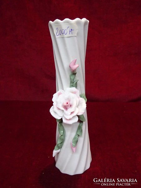 Hand-painted vase with a rose pattern, 18.5 cm high. He has!