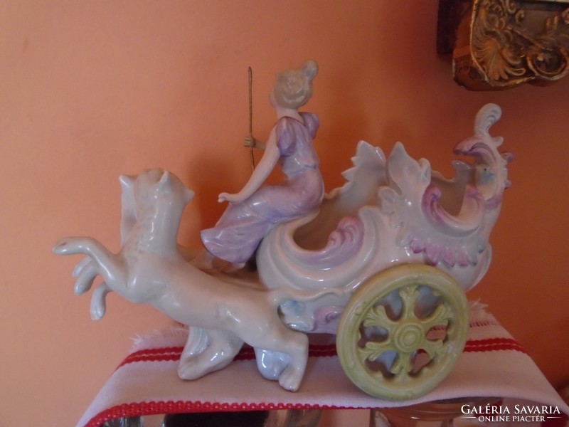 Porcelain with sword mark, lady with carriage, flawless piece