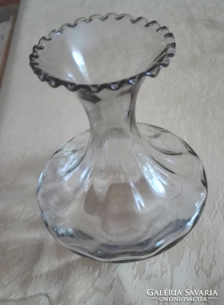 Dekoratív formájú, fújt üveg váza, 15,5 cm magas