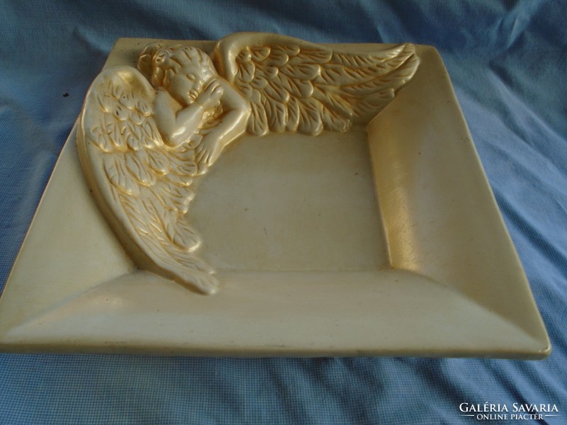 Angyalkás majolika  asztal közép kínáló régi antik darab,hibátlan igazi antik darab ..