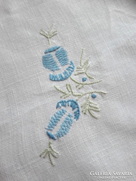 Embroidered tablecloth, 84 x 70 cm