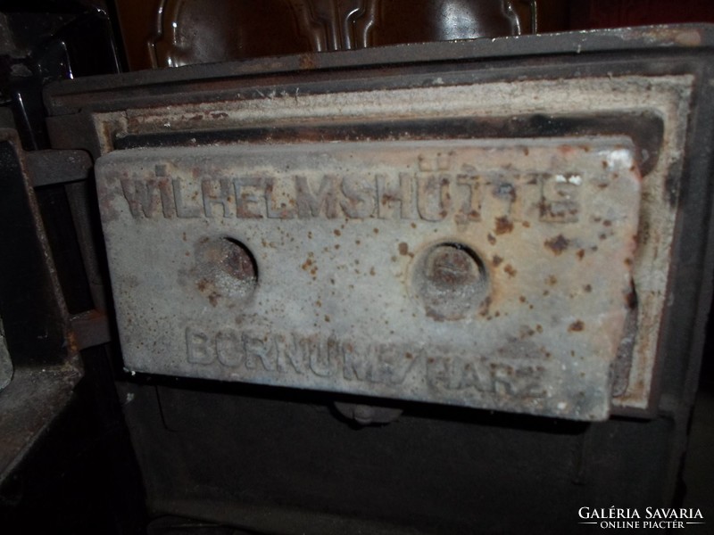 Vintage cserép és öntöttvas kandalló, kályha - Wilhelmshütte Bornum (fatüzelésű cserépkályha)