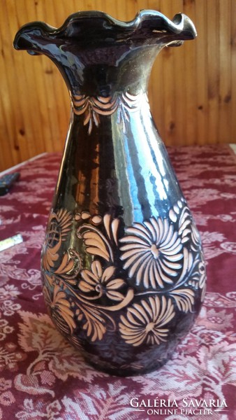 Beautiful glazed, engraved, ceramic vase, pouring for sale !.