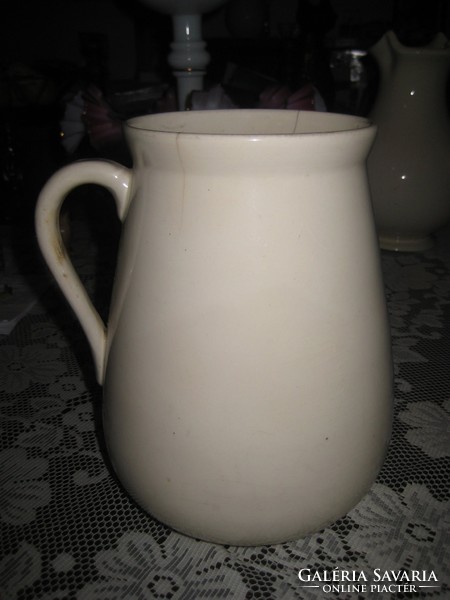 Zsolnay antique spout, in white, from the end of the 1800s, marked, 15 x 21 cm