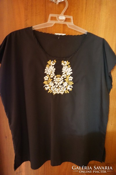 2Xl black sleeveless women's blouse with traditional Kakocsa folk artist hand embroidery for sale.
