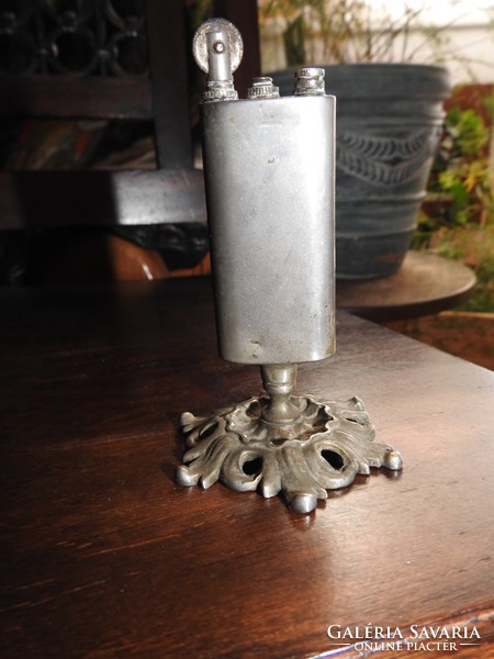 Antique table lighter