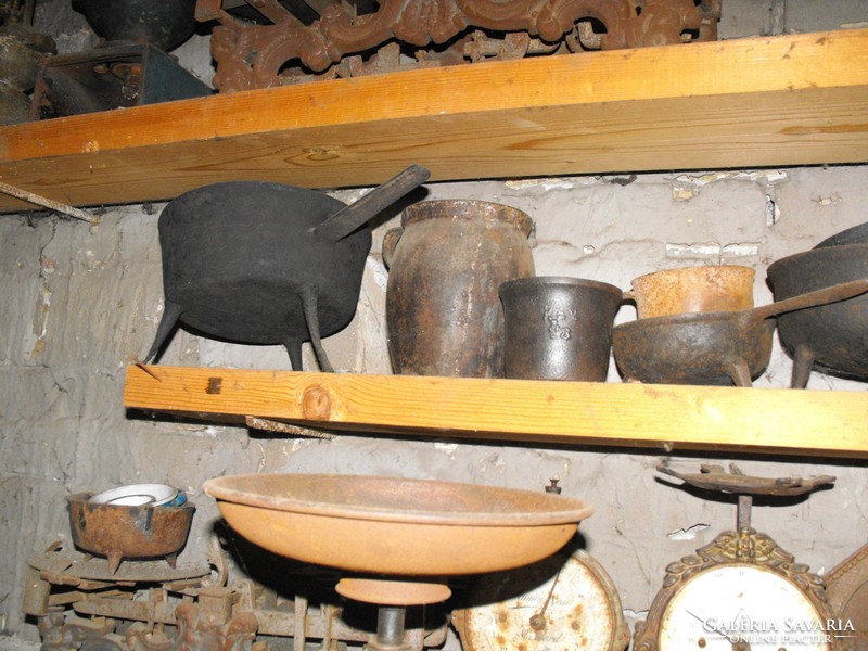 20pcs original 200-year-old three-legged iron medieval cauldron cast iron pot pants anina