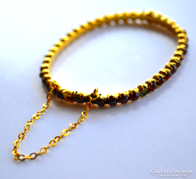 Garnet bracelet gold-plated