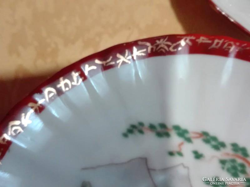 4 db igényes festésű japán tányér