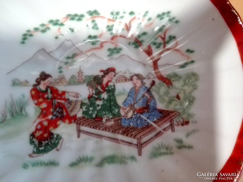 4 exquisitely painted Japanese plates