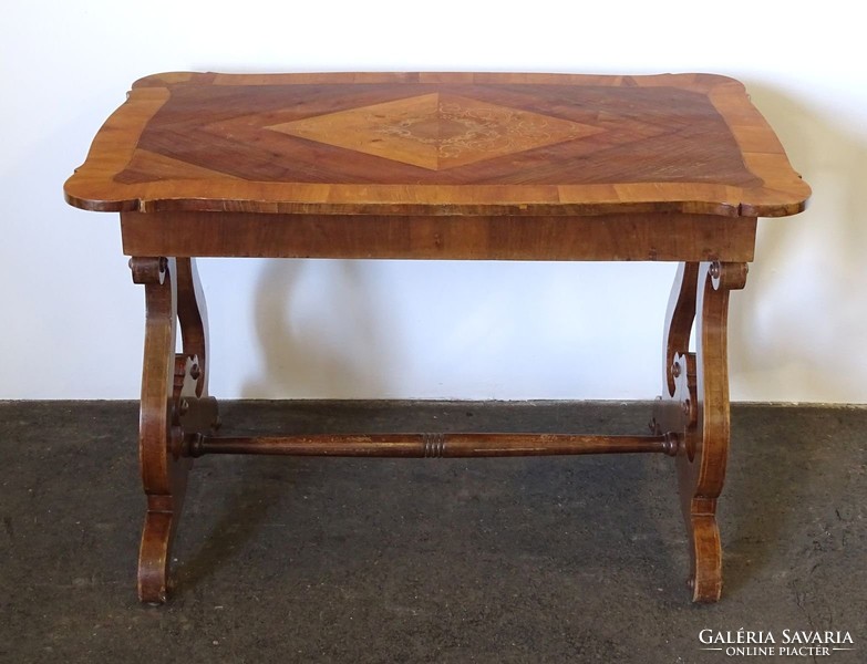 0Z204 Gyönyörű antik intarziás Biedermeier asztal