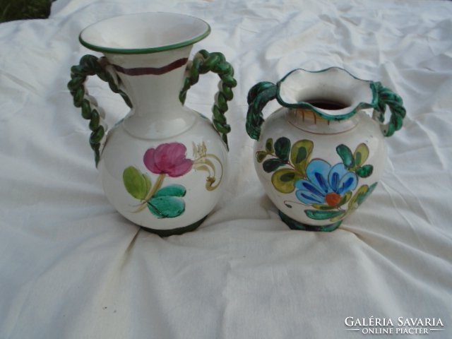 2 db csodás kézzel készült kézzel festett  csavart fülű váza csak párban eladók