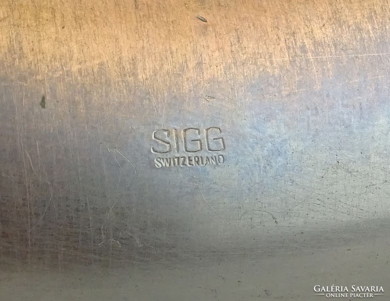 0Z632 Jelzett svájci SIGG réz dísztányér 18 cm