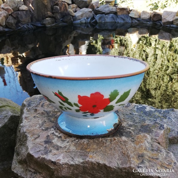 Beautiful rare enamel bowl, peasant bowl, nostalgia, collectible beauty.
