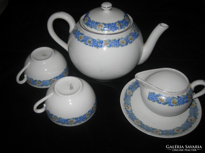 Zsolnay antique tea set, or what is left of it, a rarely found pattern with a wreath of flowers