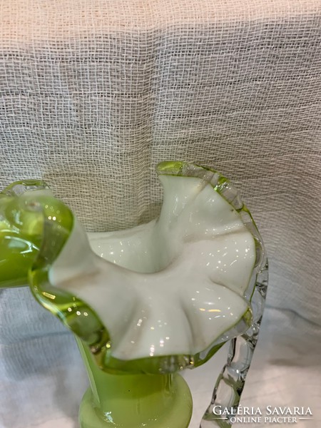 Zöld kézzel festett füles váza