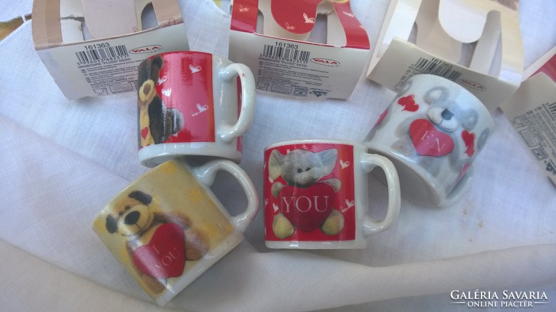 Mini coffee cups for various occasions as gifts